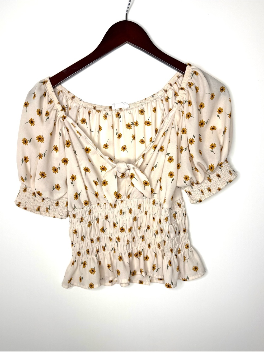 Sienna Sky Boho Crop Ruched Bottom Short Sleeve Floral Peasant blouse Sz Small
